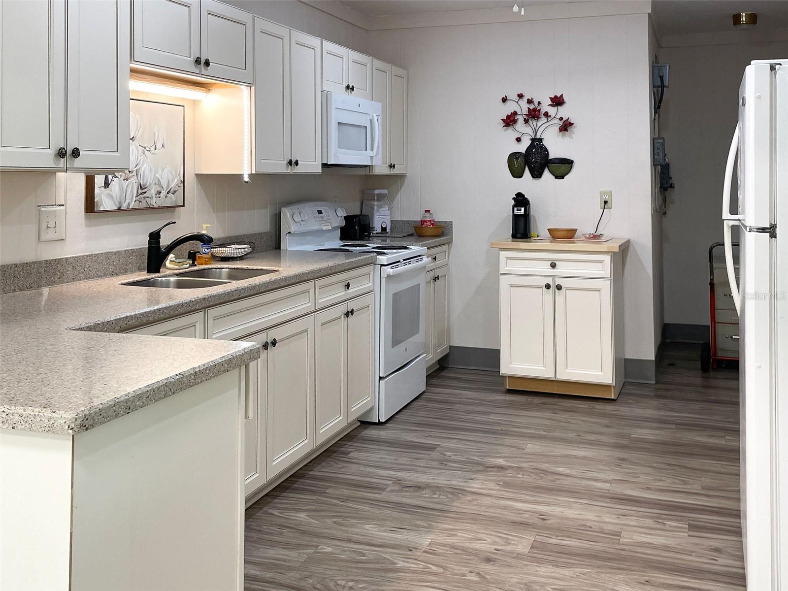 PINEBROOK LAKE CLUB PH 1 - Residential