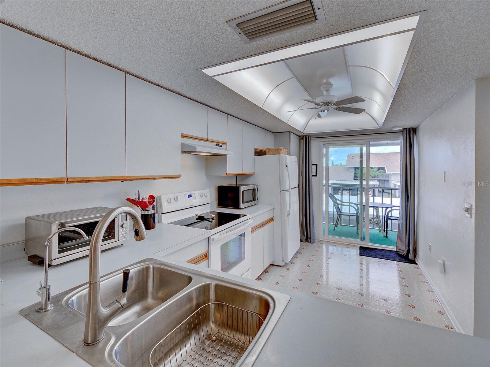 PINEBROOK LAKE CLUB PH 1 - Residential