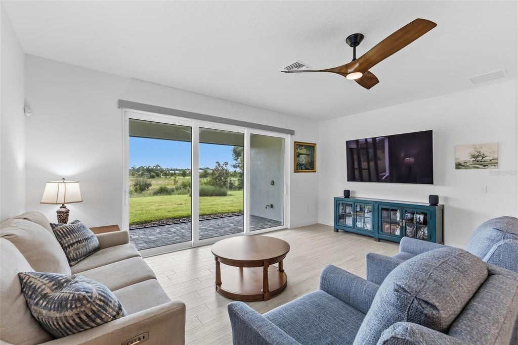Photo of 1003 Waterline Court, Sarasota, FL 34240 (MLS # A4704078)