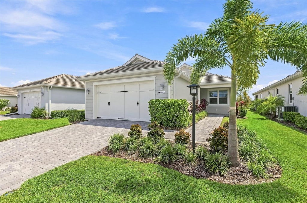 Photo of 1003 Waterline Court, Sarasota, FL 34240 (MLS # A4704078)