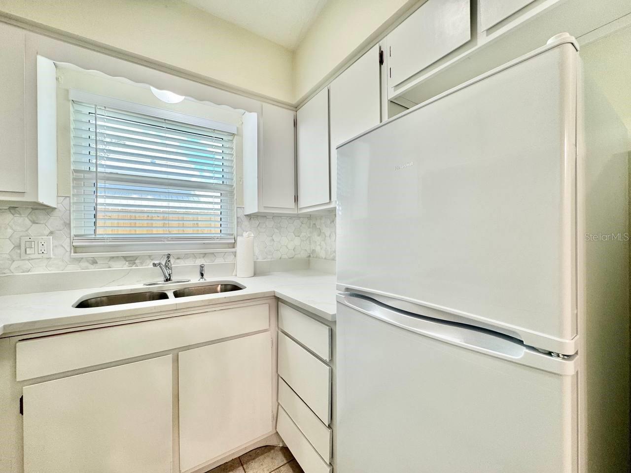 LONGVIEW SUB - Residential Lease