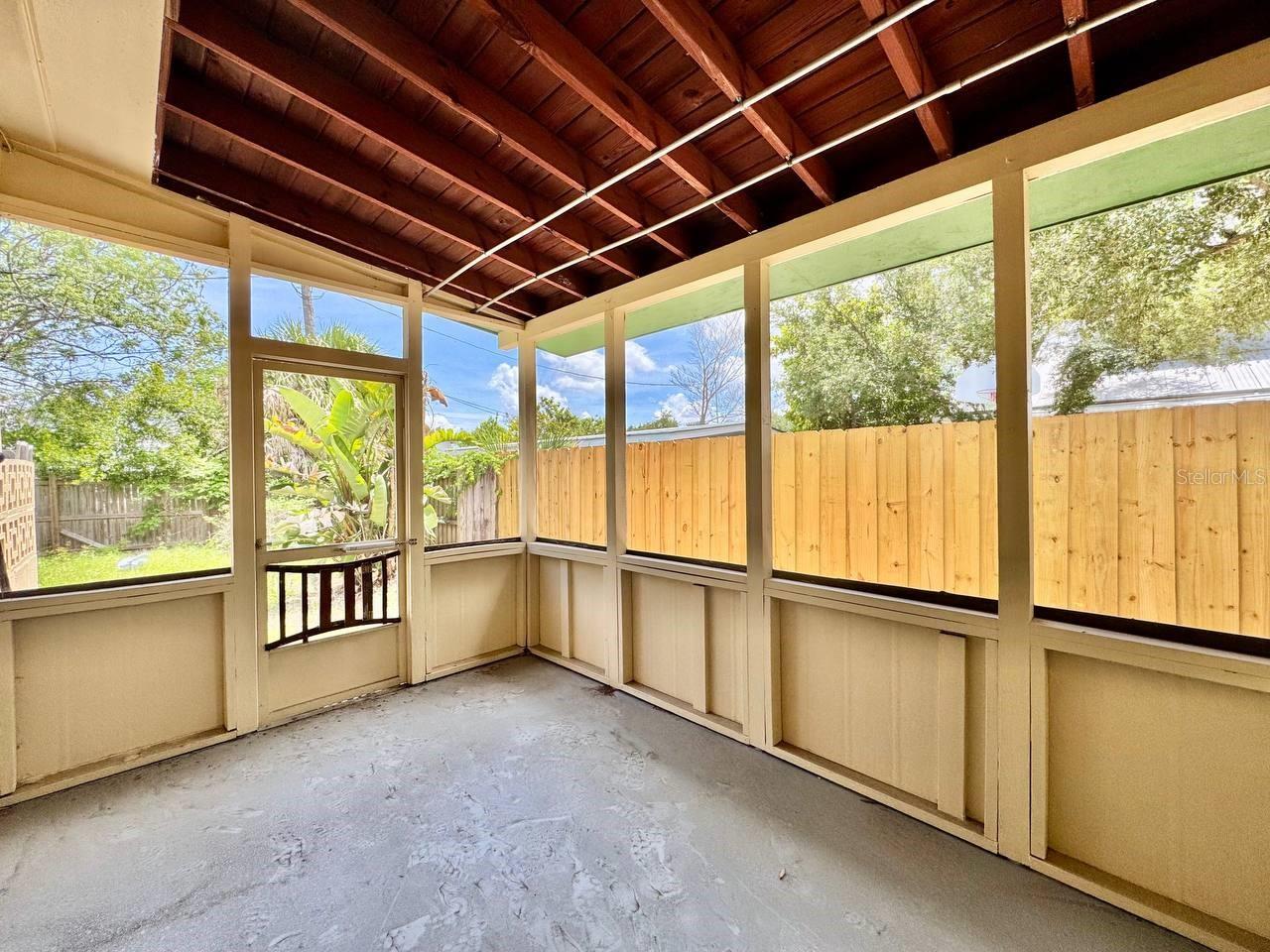 LONGVIEW SUB - Residential Lease