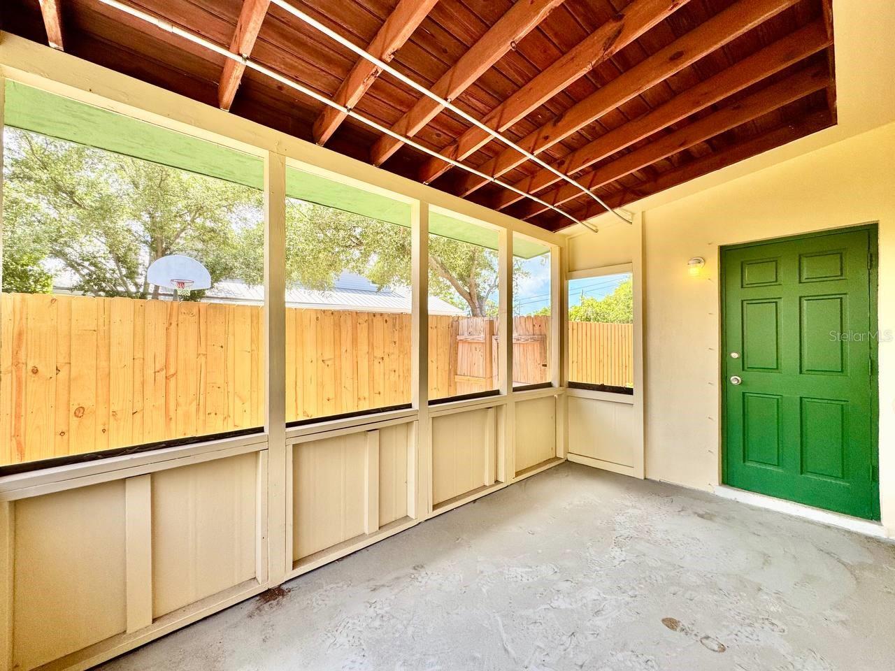 LONGVIEW SUB - Residential Lease
