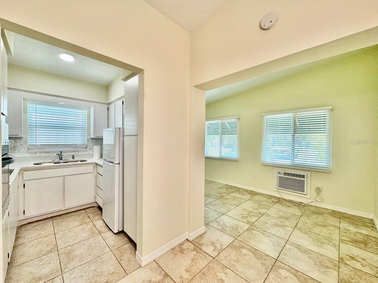 LONGVIEW SUB - Residential Lease