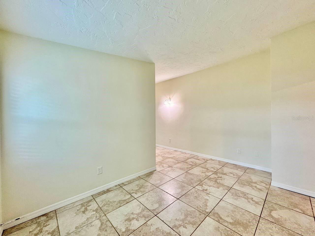 LONGVIEW SUB - Residential Lease