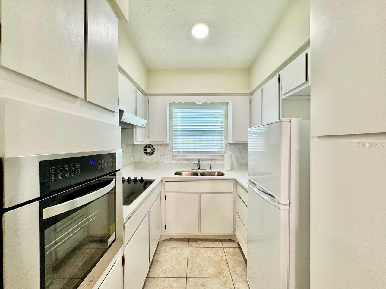 LONGVIEW SUB - Residential Lease
