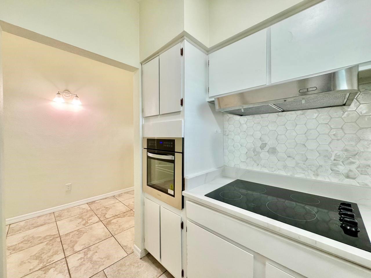 LONGVIEW SUB - Residential Lease