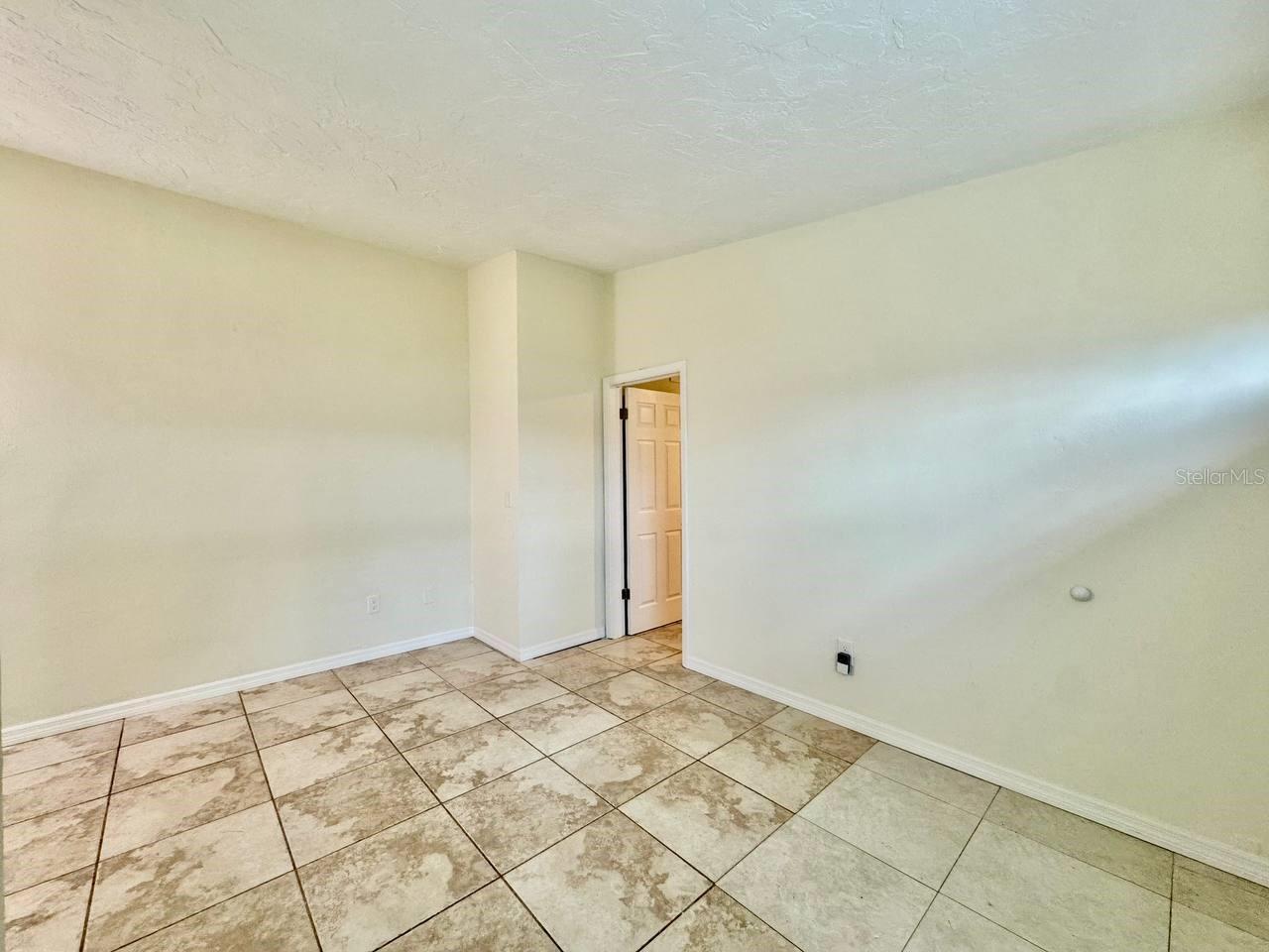 LONGVIEW SUB - Residential Lease