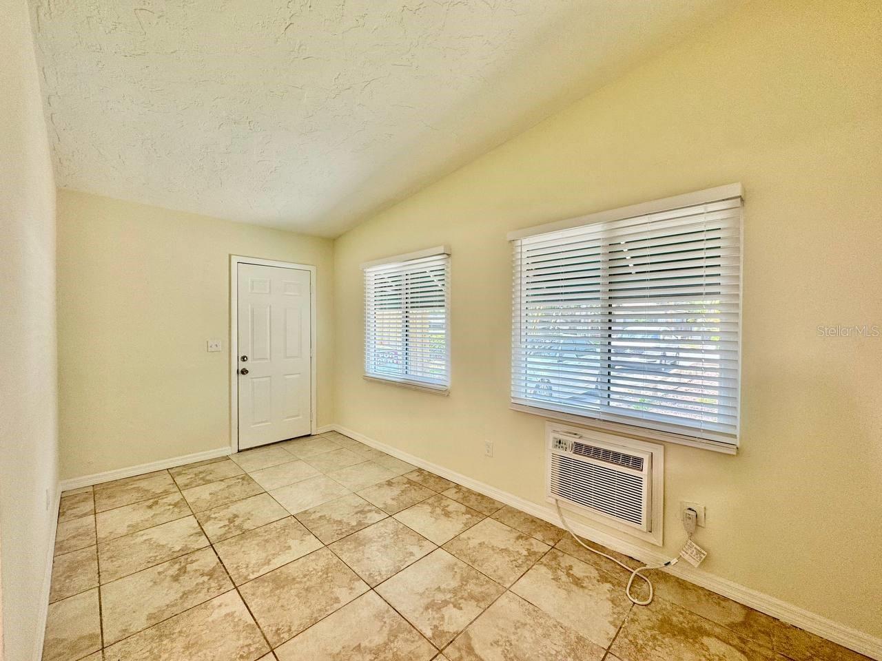 LONGVIEW SUB - Residential Lease