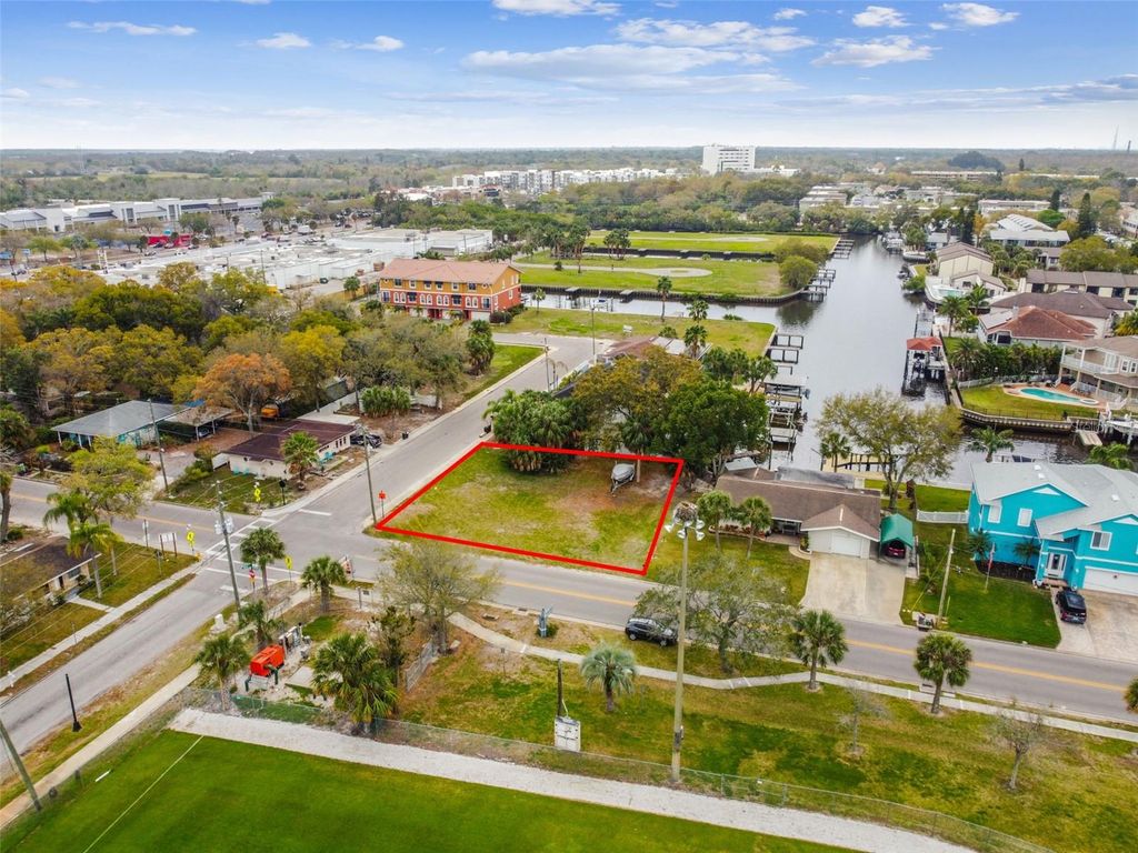 Photo of 600 Banana Street, Tarpon Springs, FL 34689 (MLS # T3507335)