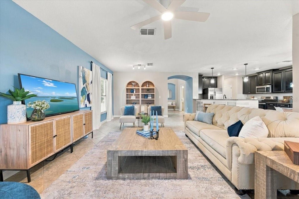 Photo of 10081 Sage Creek Drive, Ruskin, FL 33573 (MLS # TB8563221)