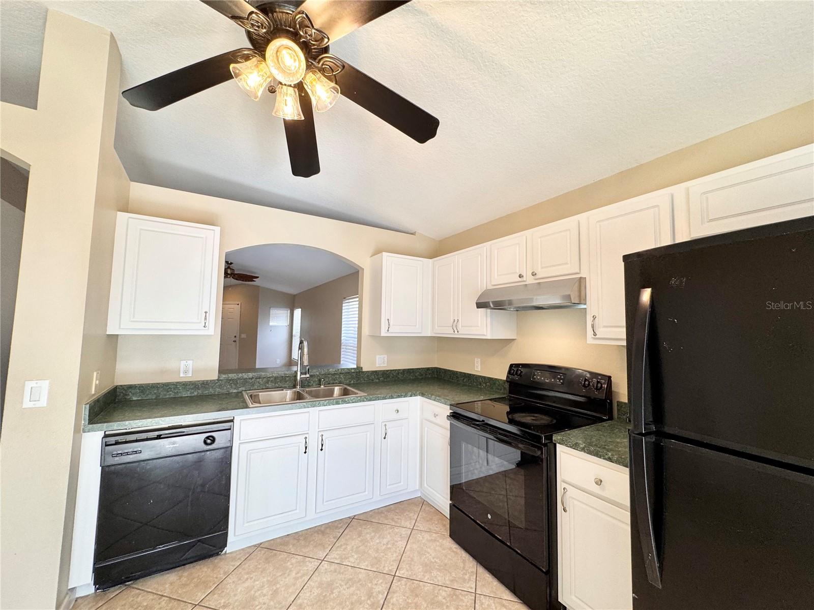 CROSS CREEK PRCL M PH 3B - Residential Lease