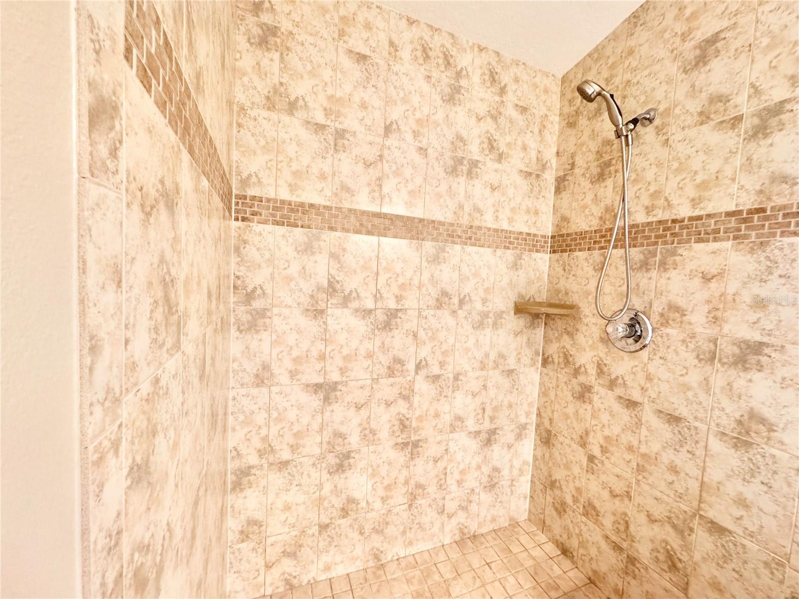 CROSS CREEK PRCL M PH 3B - Residential Lease