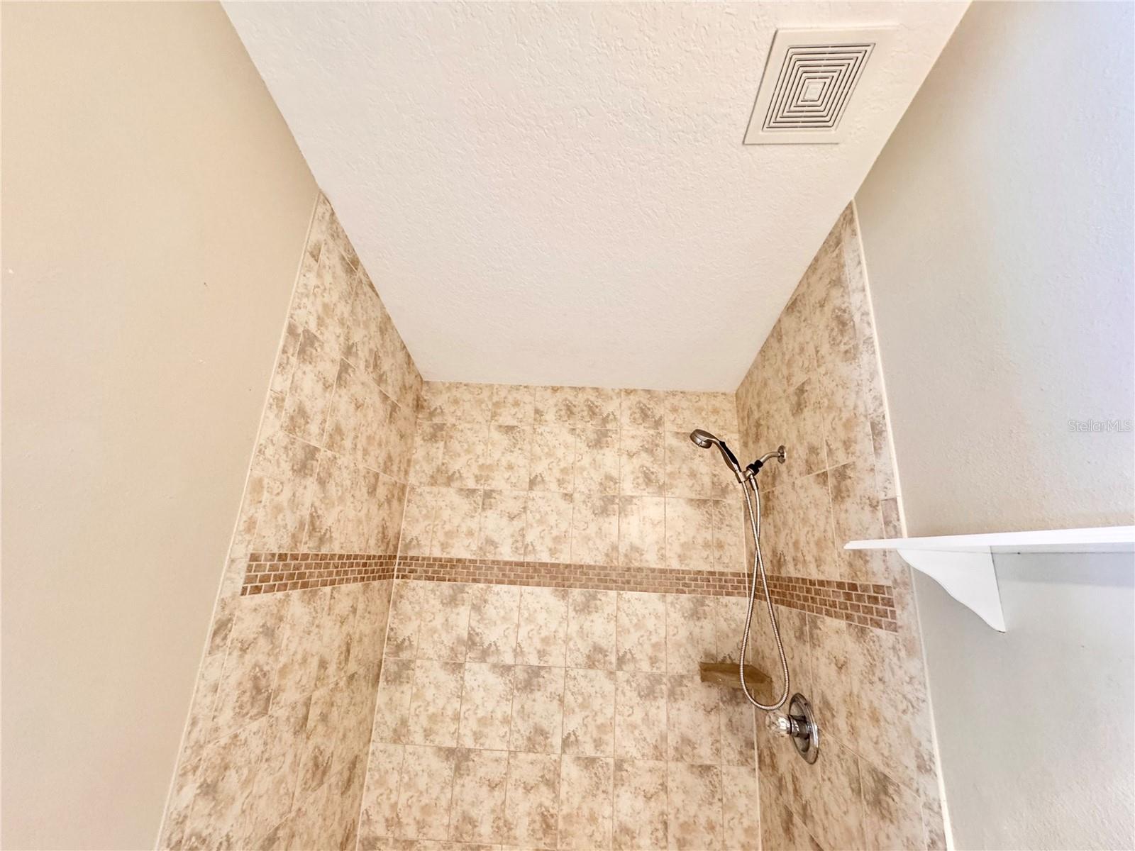 CROSS CREEK PRCL M PH 3B - Residential Lease