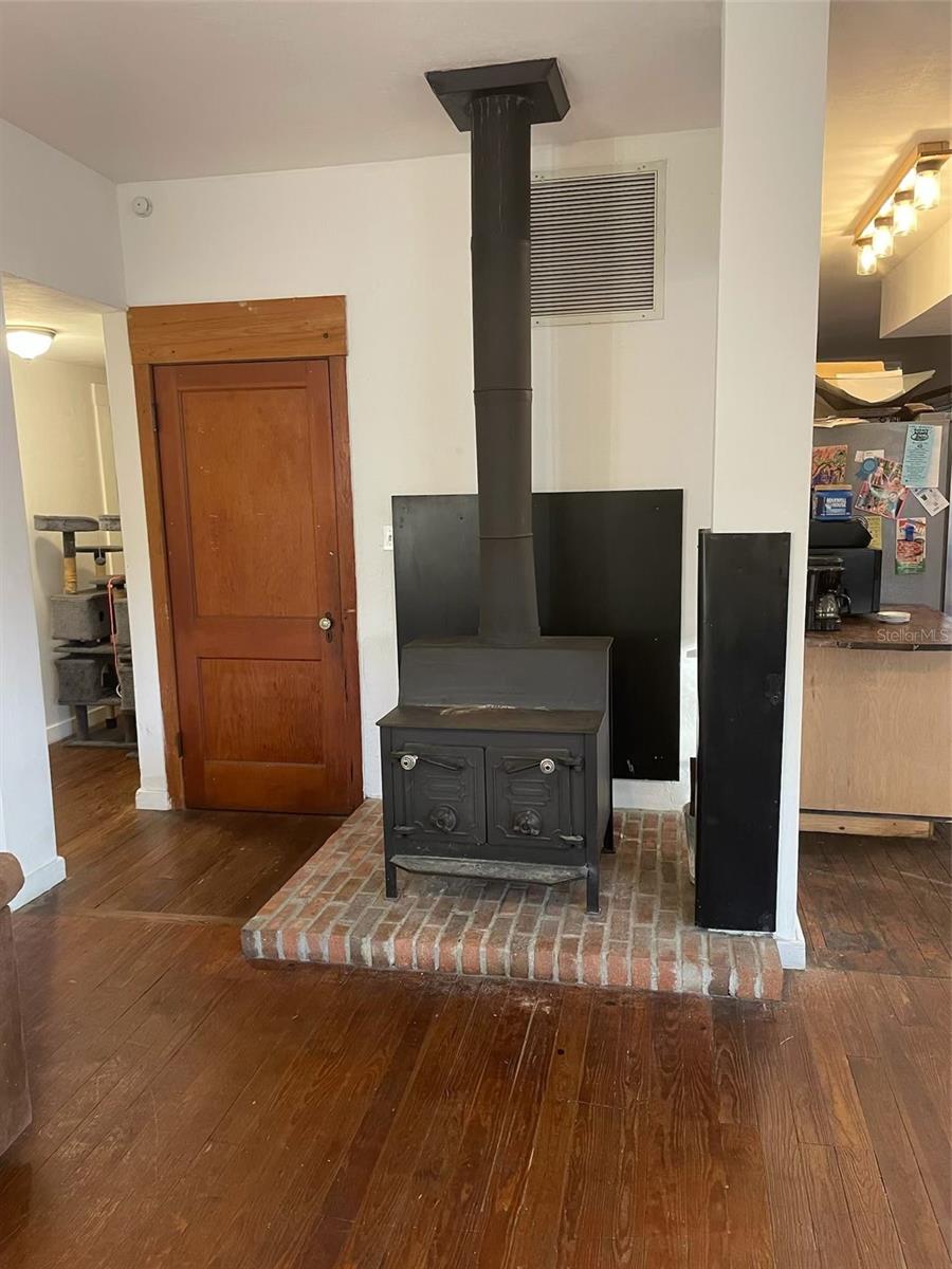 G M WHETSTONE ESTATE ADD TO H S - Residential