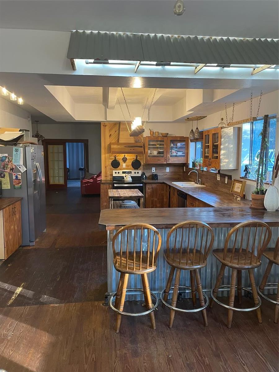 G M WHETSTONE ESTATE ADD TO H S - Residential