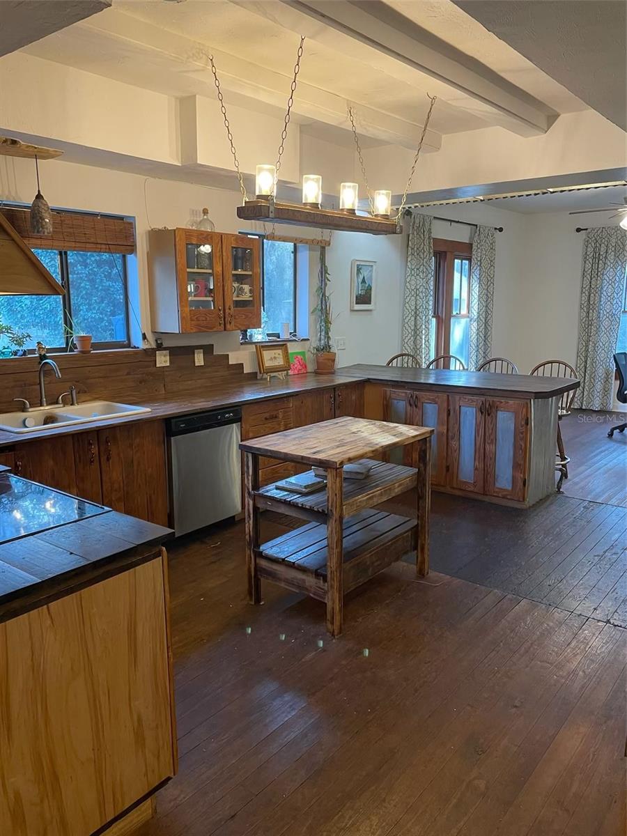 G M WHETSTONE ESTATE ADD TO H S - Residential