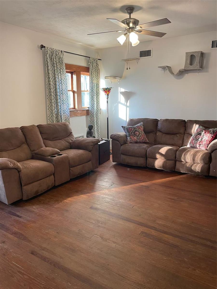 G M WHETSTONE ESTATE ADD TO H S - Residential