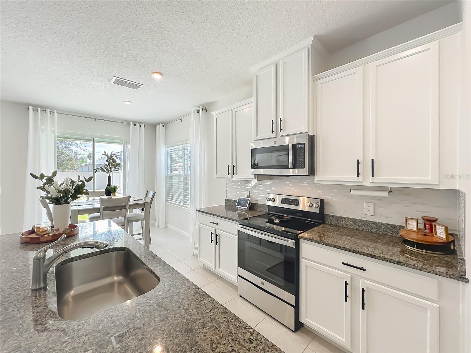 RIVERSIDE RESERVE - Residential