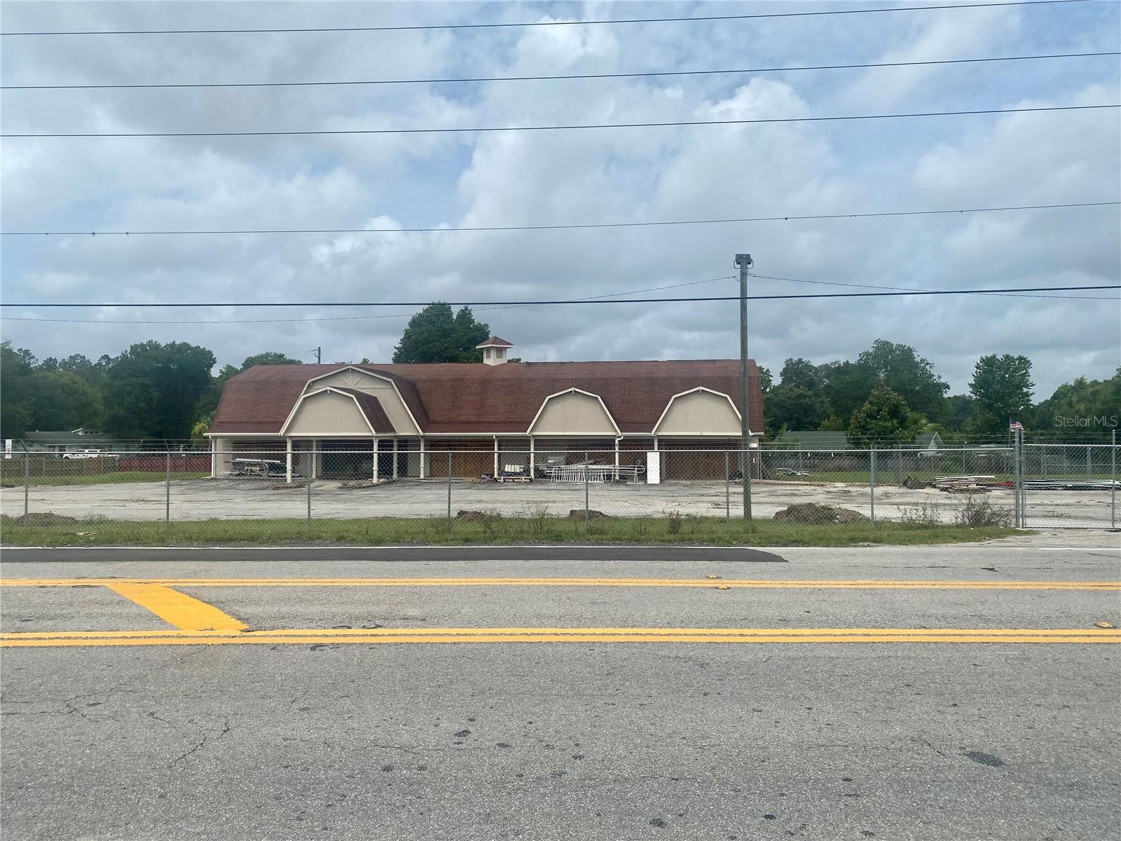 Located one parcel away from a Recently Purchased Building Site for "DOLLAR GENERAL". *Great location for a "DOLLAR TREE."
Rare opportunity for owner/user or investor. Possible owner financing. C-2 Zoning. Large commercial building 5,947 total square feet.
1.37 acres of land. Huge parking lot. Direct 305 feet of hard road frontage. Two Entrances a Highway Entrance and a Side Road Entrance. "Corner Lot." Near US Highway 98. Located in Central Florida close to areas such as Wesley Chapel and Lakeland. Would be a great site for a gas station and or a trucking company facility. Development possibilities are endless.
*ADDITIONAL 2.72 acres, C-2 Zoning adjacent parcel of land for sale, separate listing.