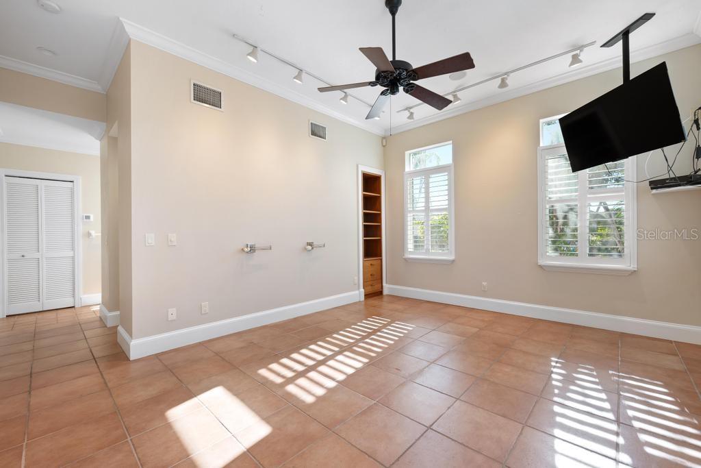 HOLMES BEACH 31ST UNIT AMD - Residential