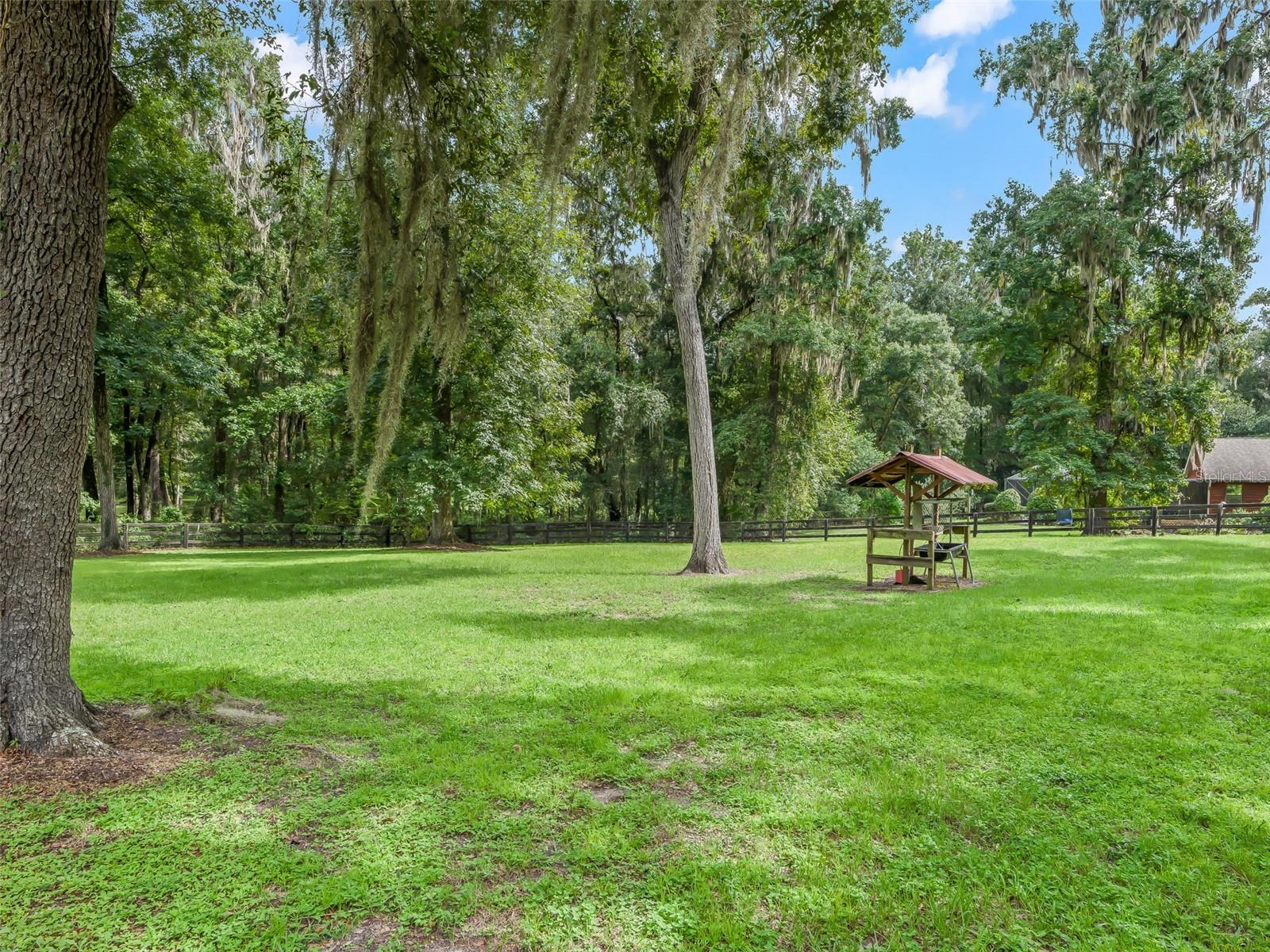 MEADOW WOOD FARMS UN 02 - Residential