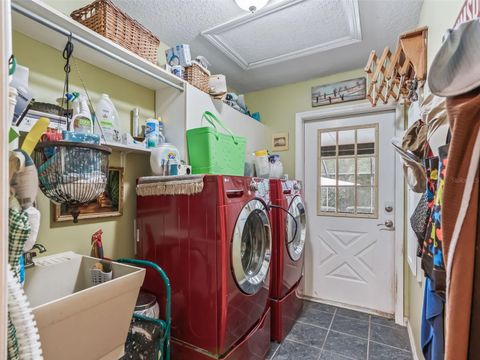 Tiny photo for 75 Lake View Drive E, Ocala, FL 34482 (MLS # OM709517)