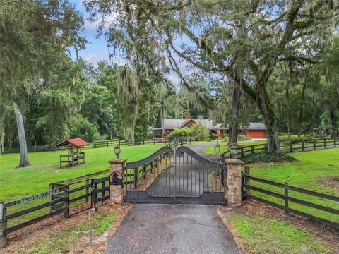 Photo of 75 Lake View Drive E, Ocala, FL 34482 (MLS # OM709517)