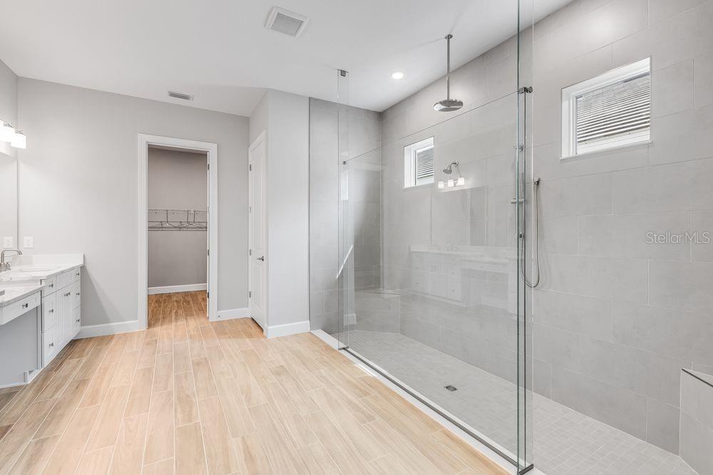 AZARIO ESPLANADE - Residential