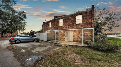 A home in WINTER HAVEN