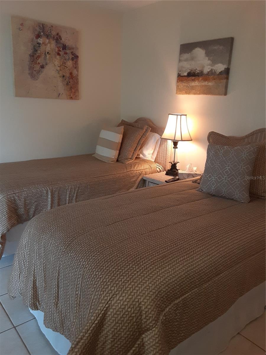 LIDO SHORES - Residential Lease