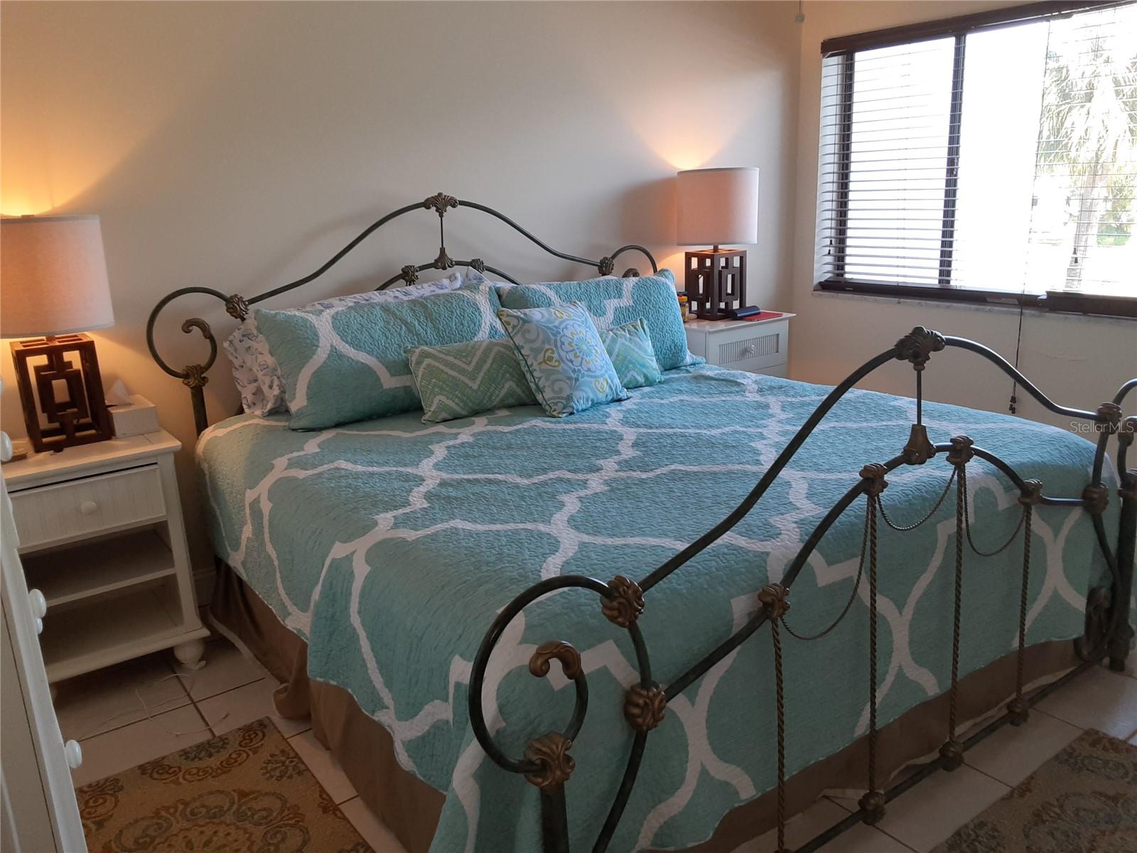 LIDO SHORES - Residential Lease