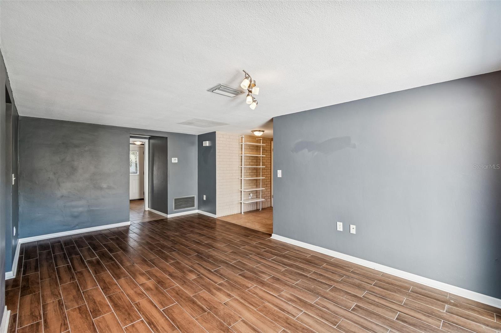 BEACON WOODS VILLAGE - Residential