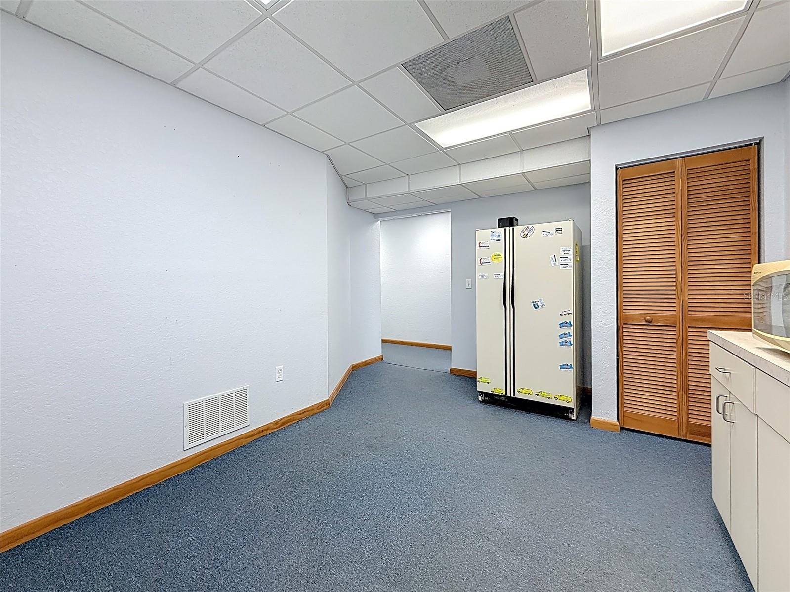 ROOSEVELT GROVES - Commercial Lease