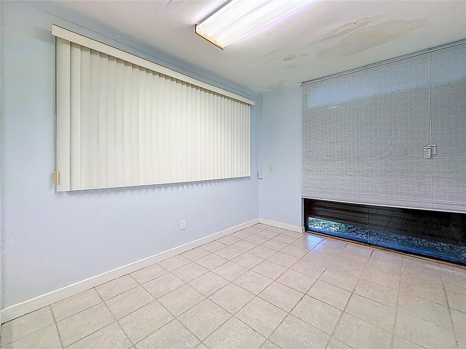 ROOSEVELT GROVES - Commercial Lease