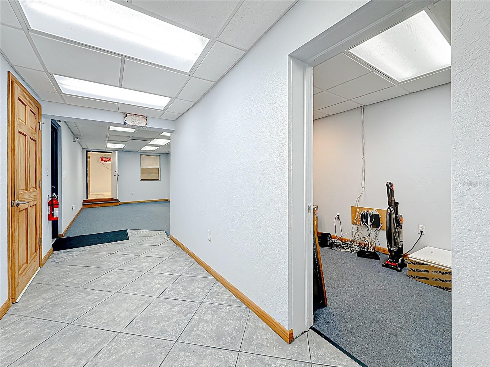 ROOSEVELT GROVES - Commercial Lease