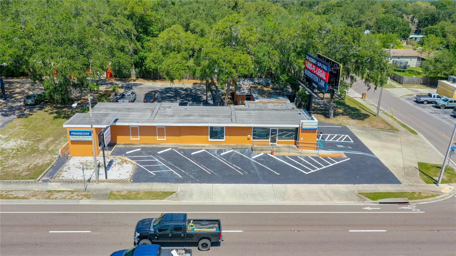 ROOSEVELT GROVES - Commercial Lease