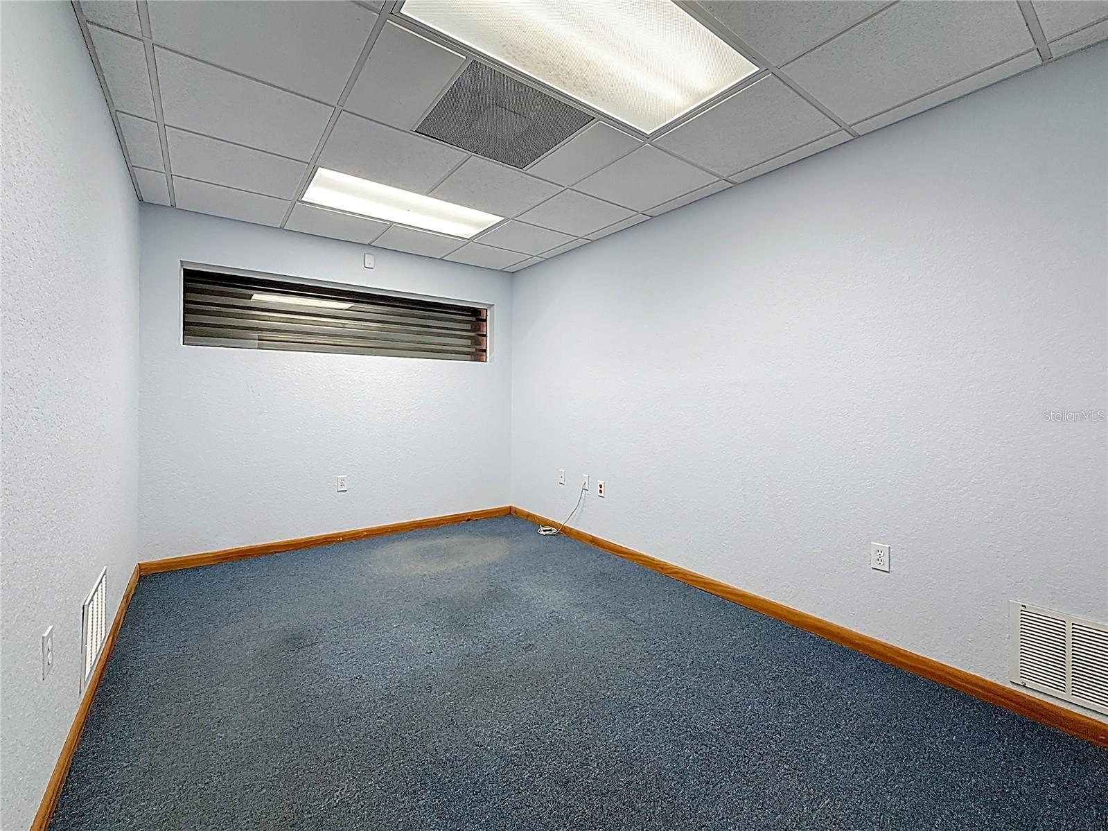 ROOSEVELT GROVES - Commercial Lease