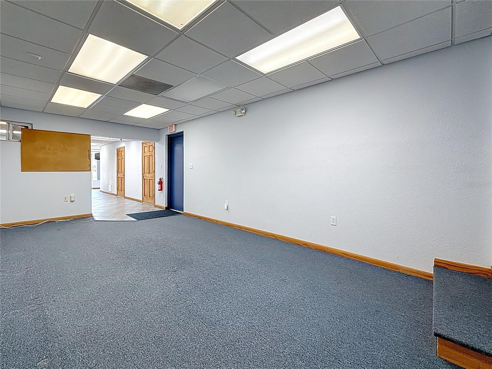 ROOSEVELT GROVES - Commercial Lease