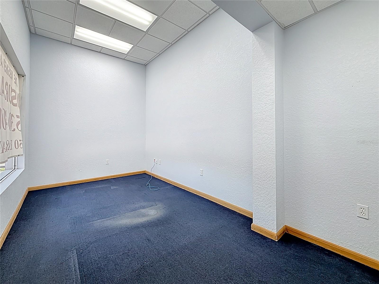 ROOSEVELT GROVES - Commercial Lease