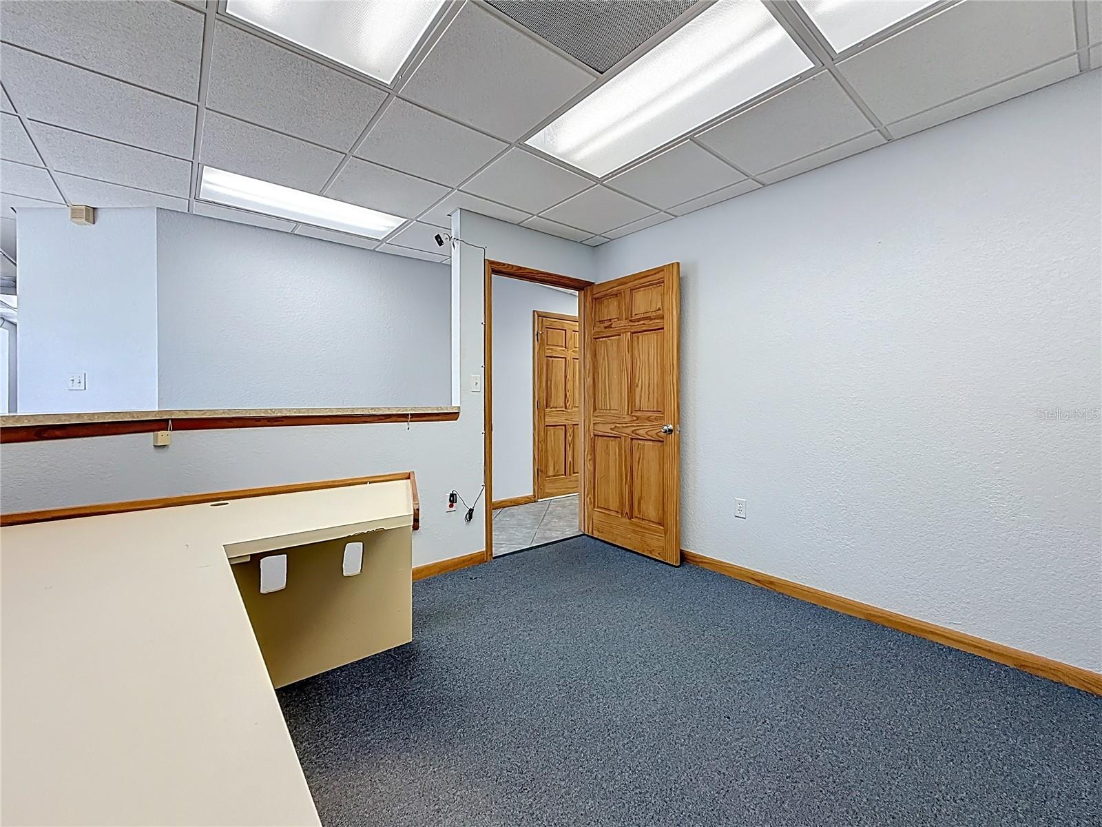 ROOSEVELT GROVES - Commercial Lease