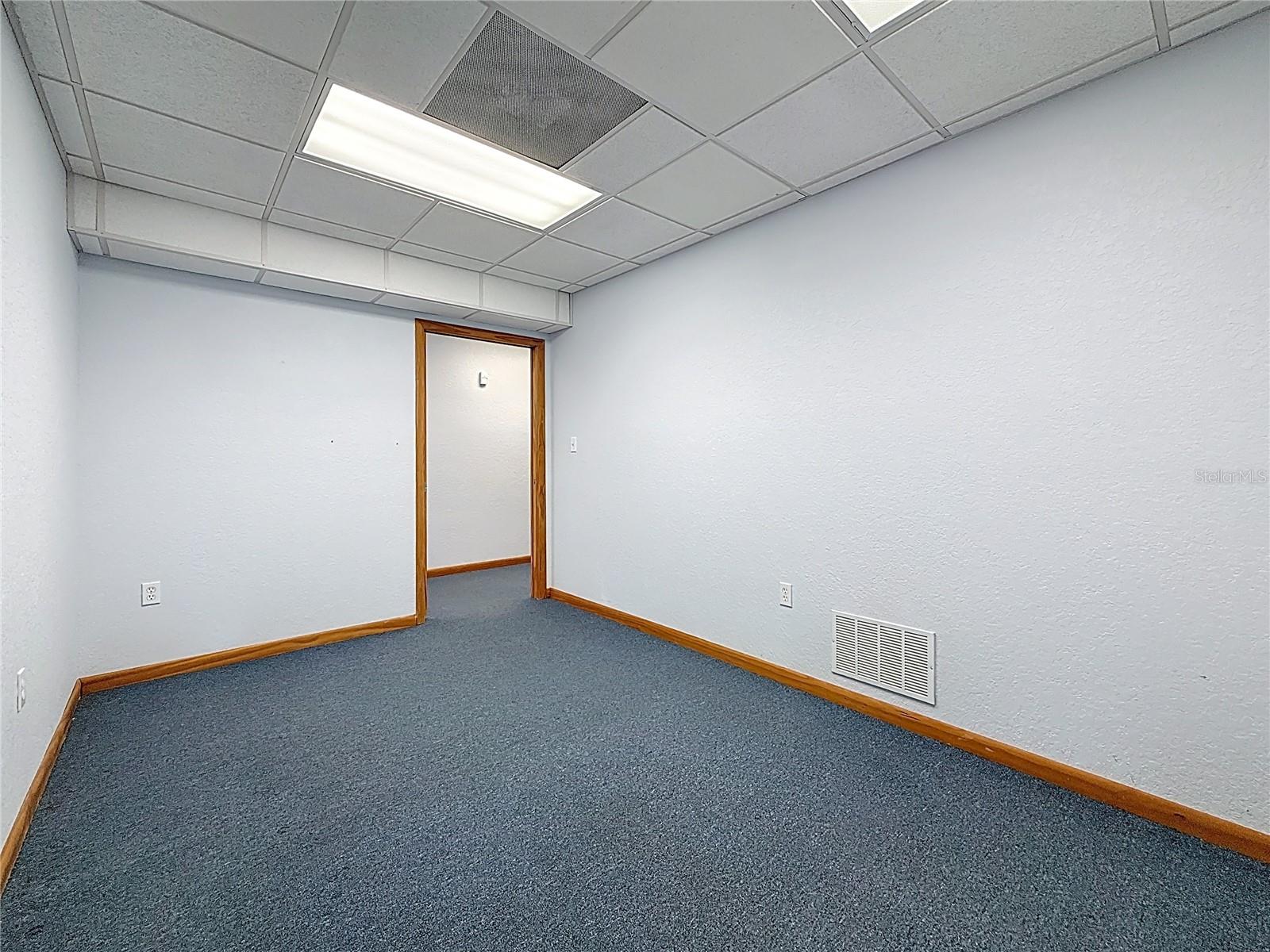 ROOSEVELT GROVES - Commercial Lease