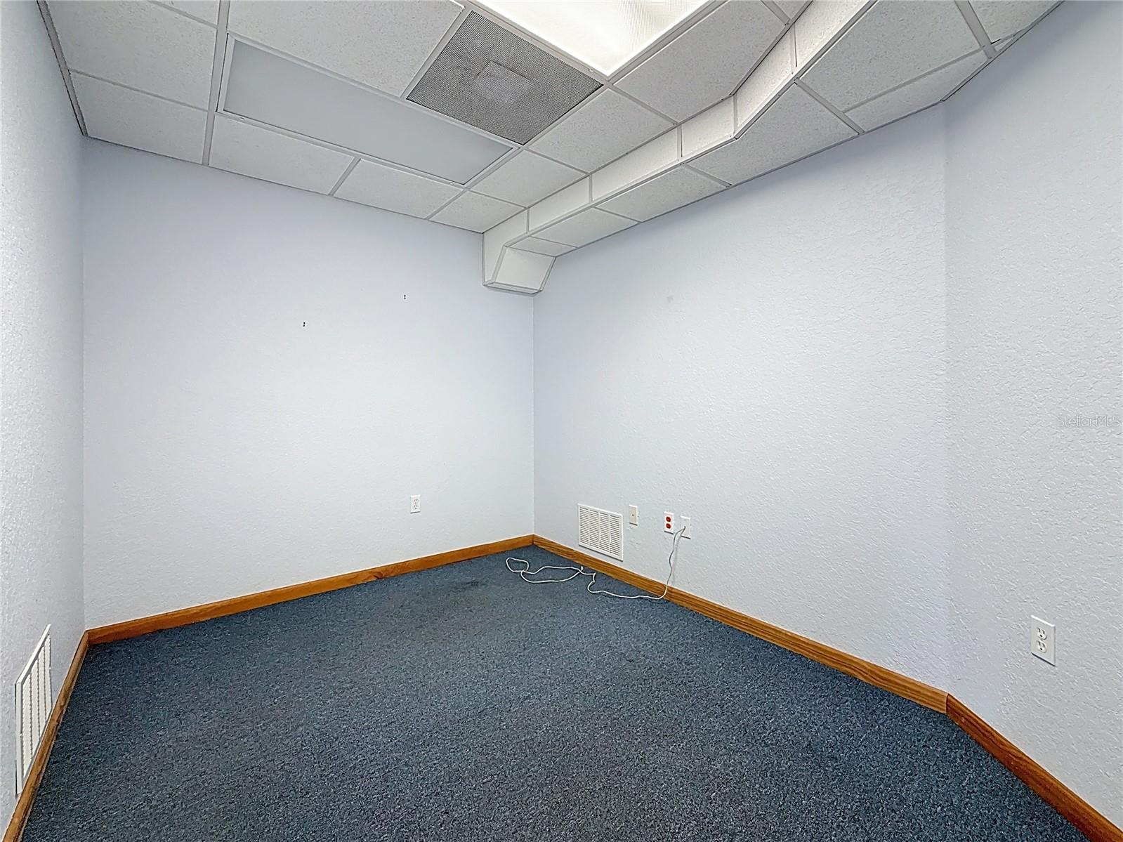 ROOSEVELT GROVES - Commercial Lease