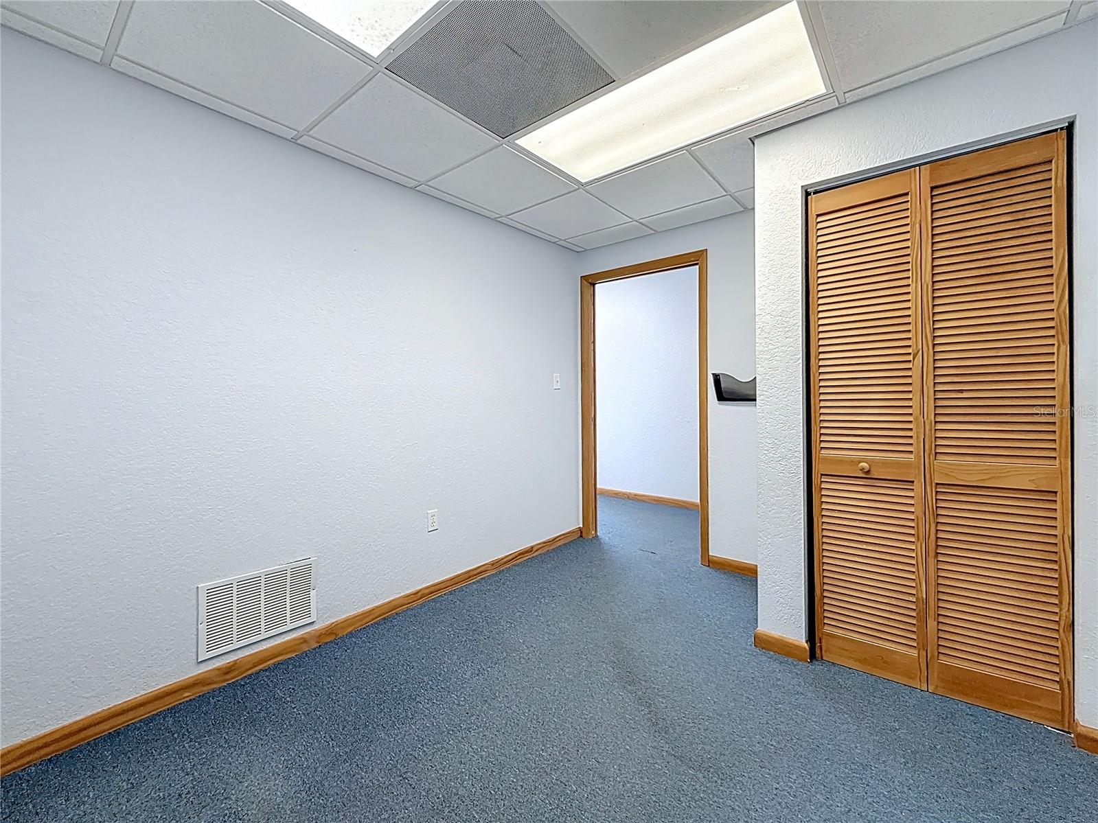 ROOSEVELT GROVES - Commercial Lease