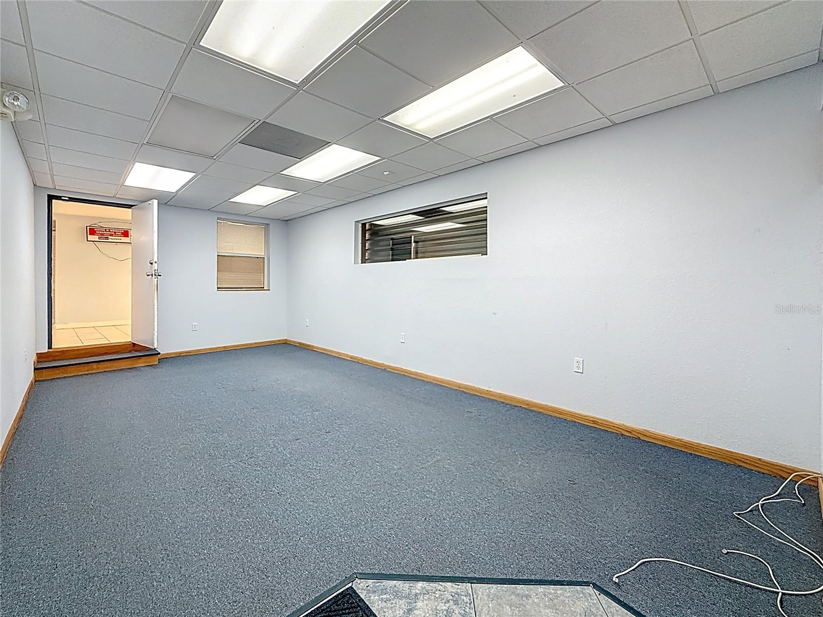 ROOSEVELT GROVES - Commercial Lease