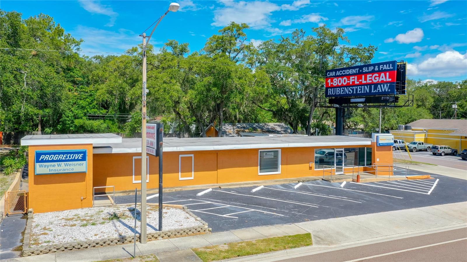 ROOSEVELT GROVES - Commercial Lease