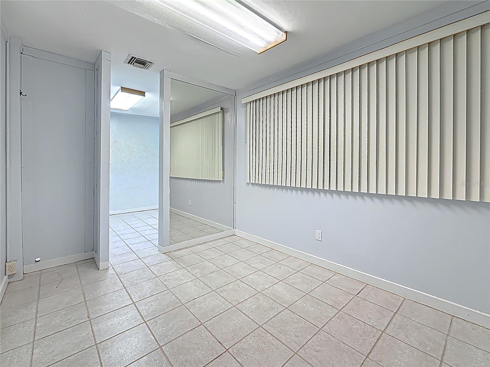 ROOSEVELT GROVES - Commercial Lease