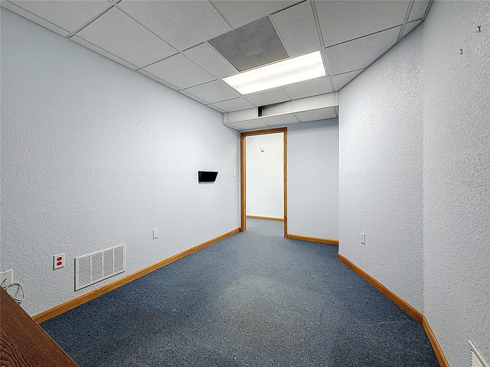 ROOSEVELT GROVES - Commercial Lease