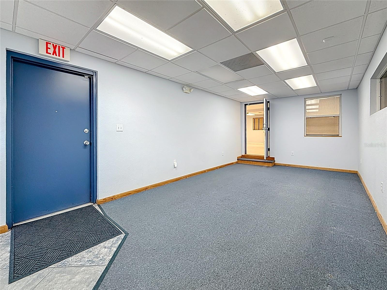 ROOSEVELT GROVES - Commercial Lease