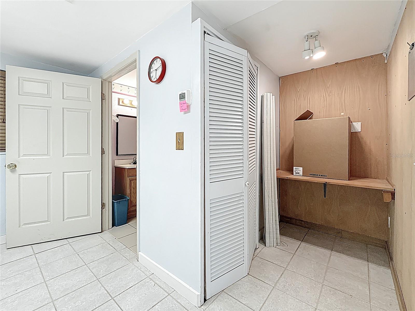 ROOSEVELT GROVES - Commercial Lease